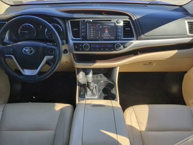 Used 2014 Toyota Highlander XLE image 14