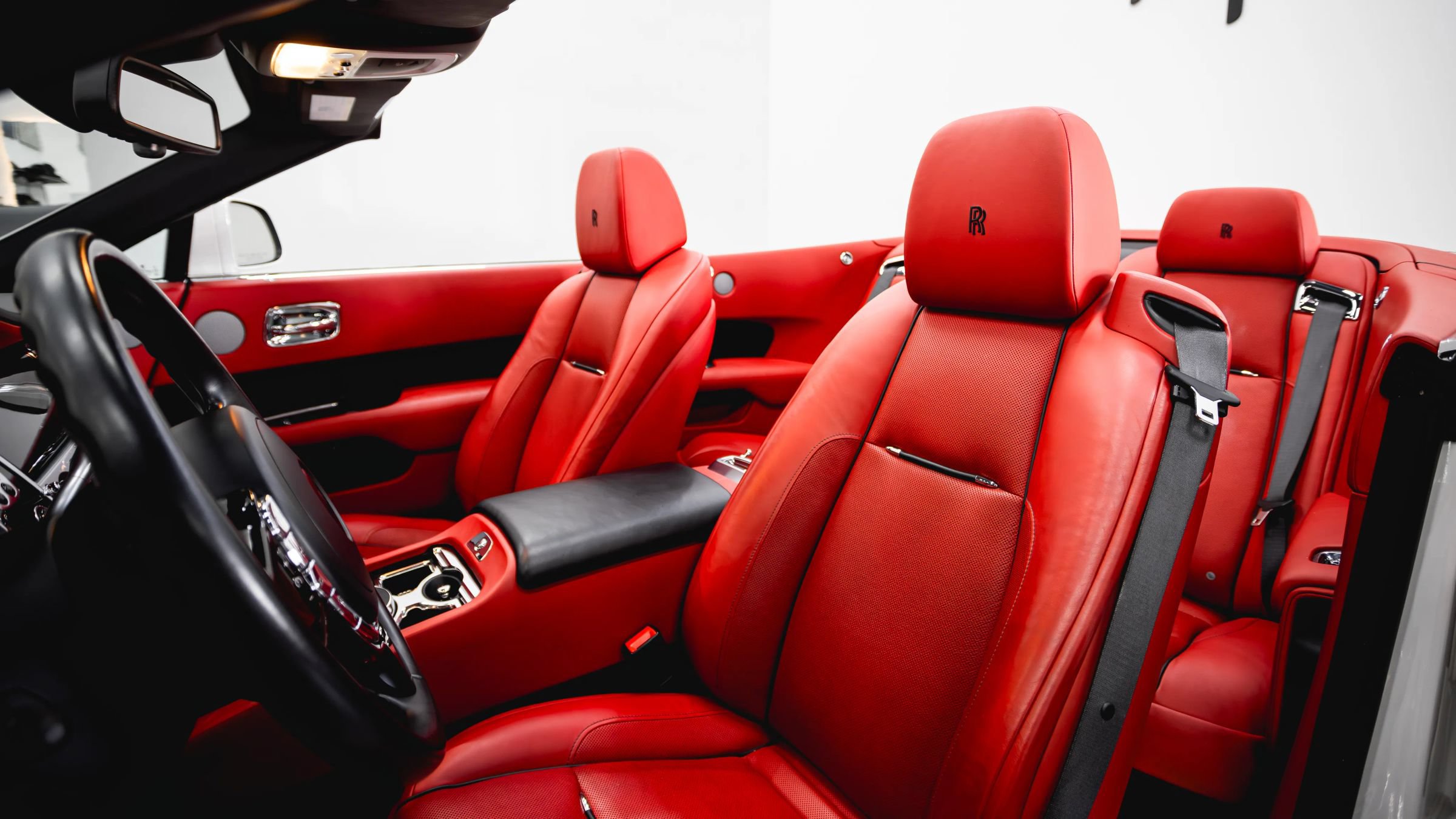 Used 2017 Rolls-Royce Dawn RWD image 46