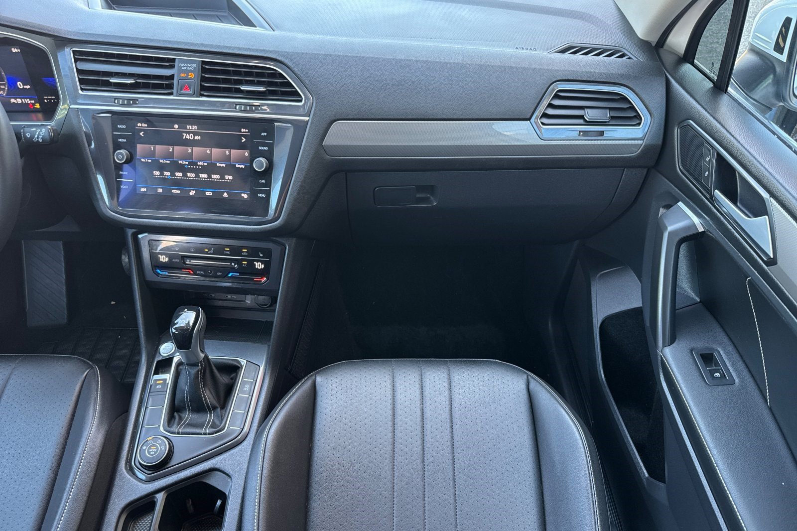 Used 2022 Volkswagen Tiguan SE AWD/4WD image 31