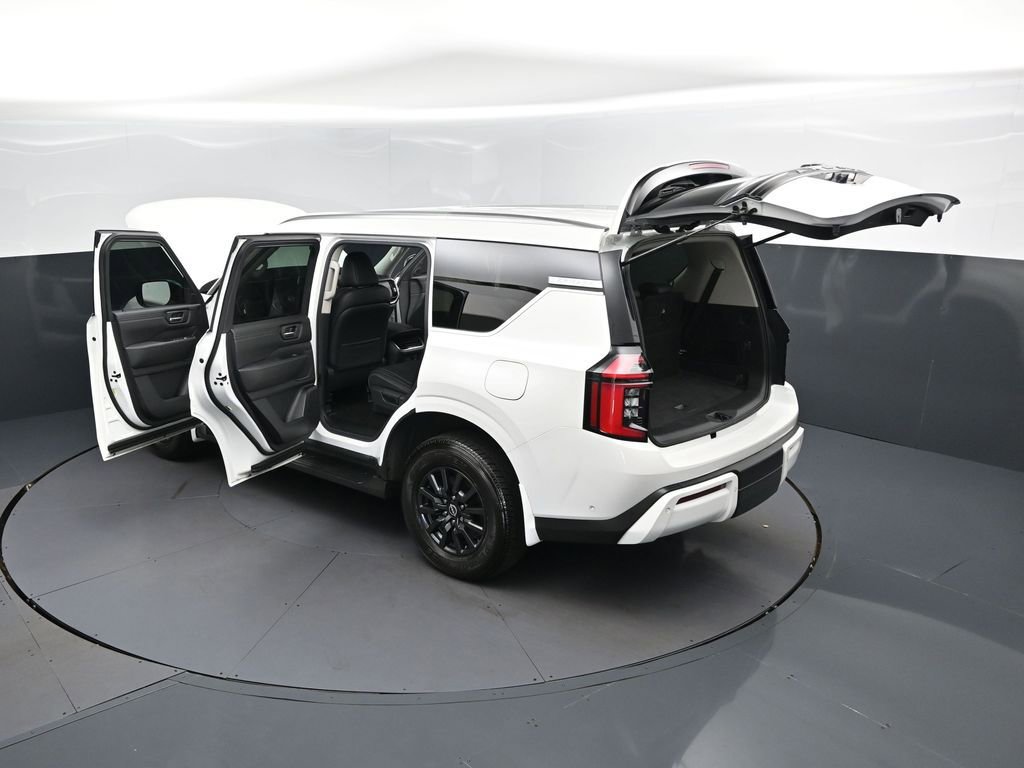 Used 2025 Nissan Armada SV RWD image 2