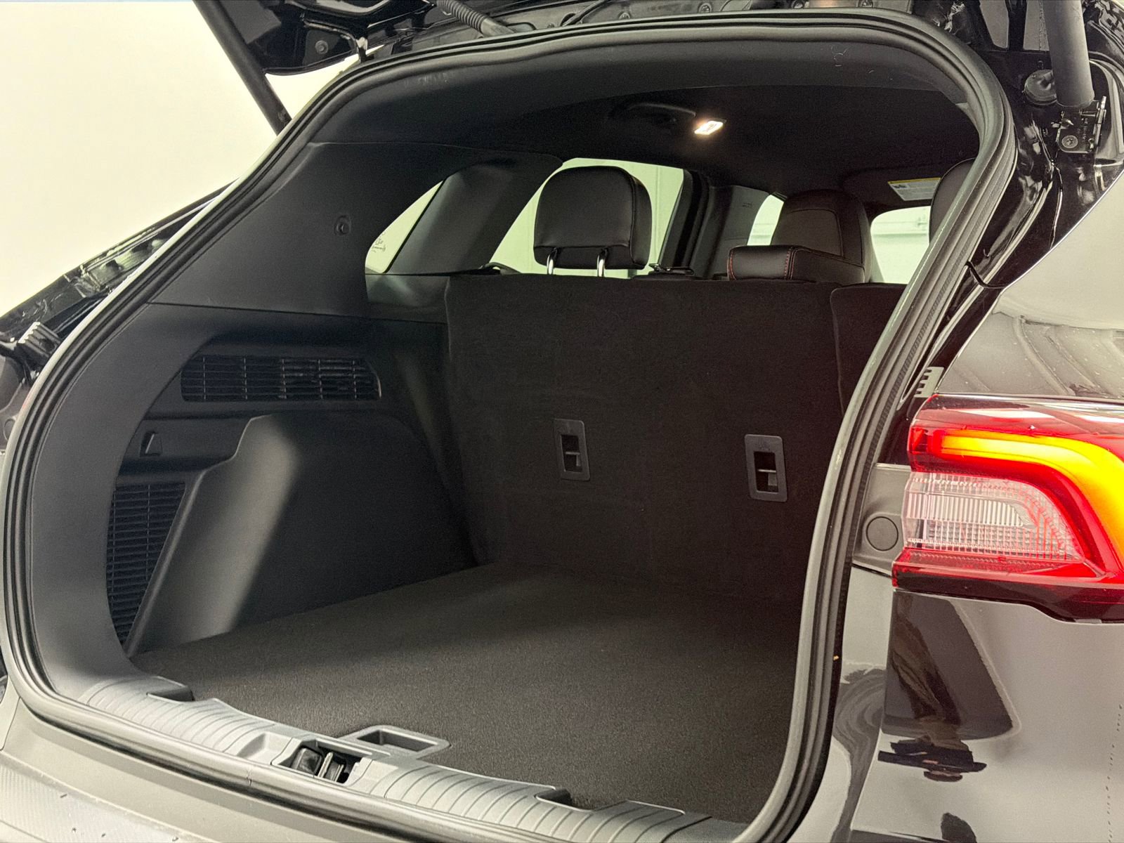 New 2026 Ford Escape ST-Line w/ Tech Pack #1 image 8