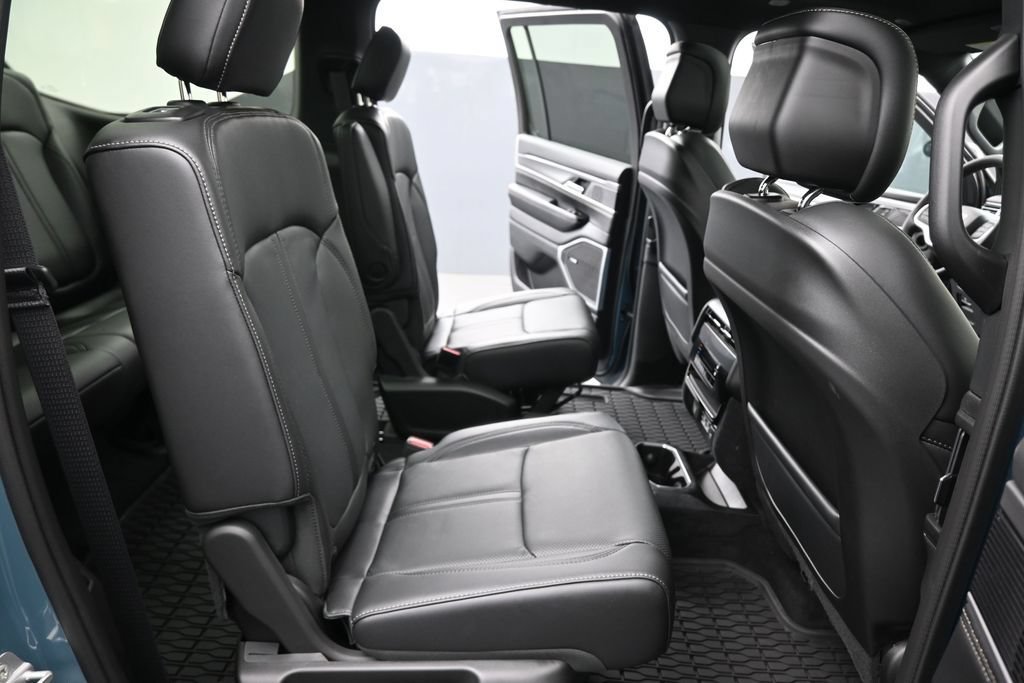 New 2026 Jeep Grand Wagoneer 4WD image 24