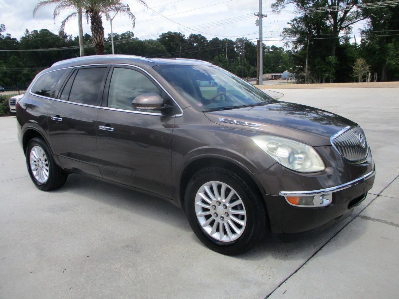 Used 2012 Buick Enclave Leather FWD image 2
