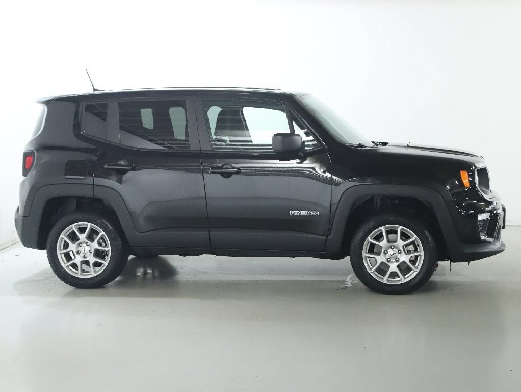 Used 2023 Jeep Renegade Latitude AWD/4WD image 11