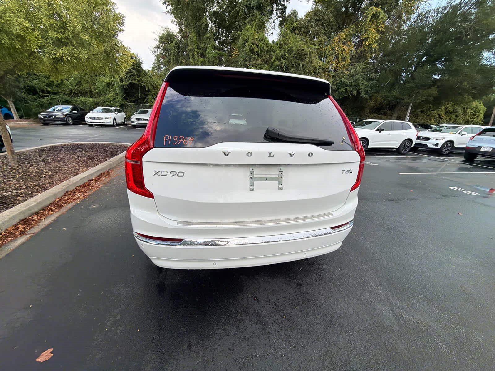 Certified 2025 Volvo XC90 T8 Ultra w/ Protection Package Premier AWD/4WD image 12
