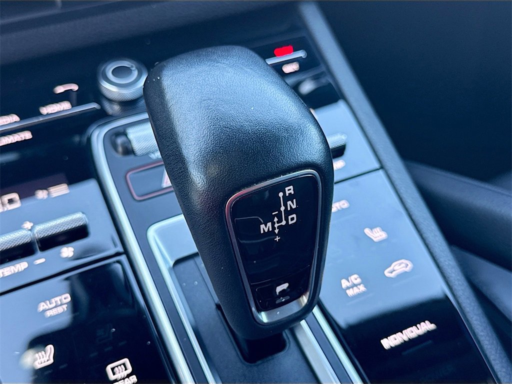 Used 2019 Porsche Cayenne Base w/ Premium Package image 18