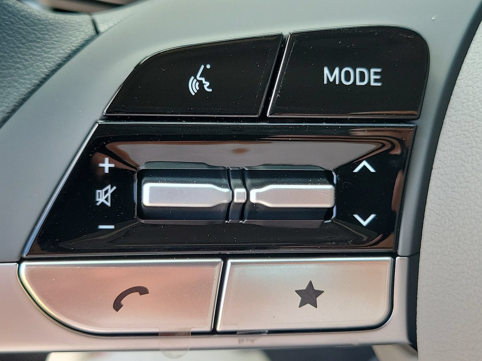 New 2026 Hyundai Elantra SE FWD image 8