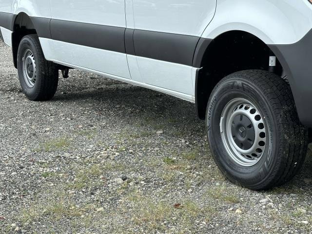 Used 2024 Mercedes-Benz Sprinter 2500 image 11