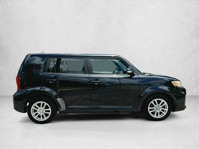 Used 2015 Scion xB FWD image 4