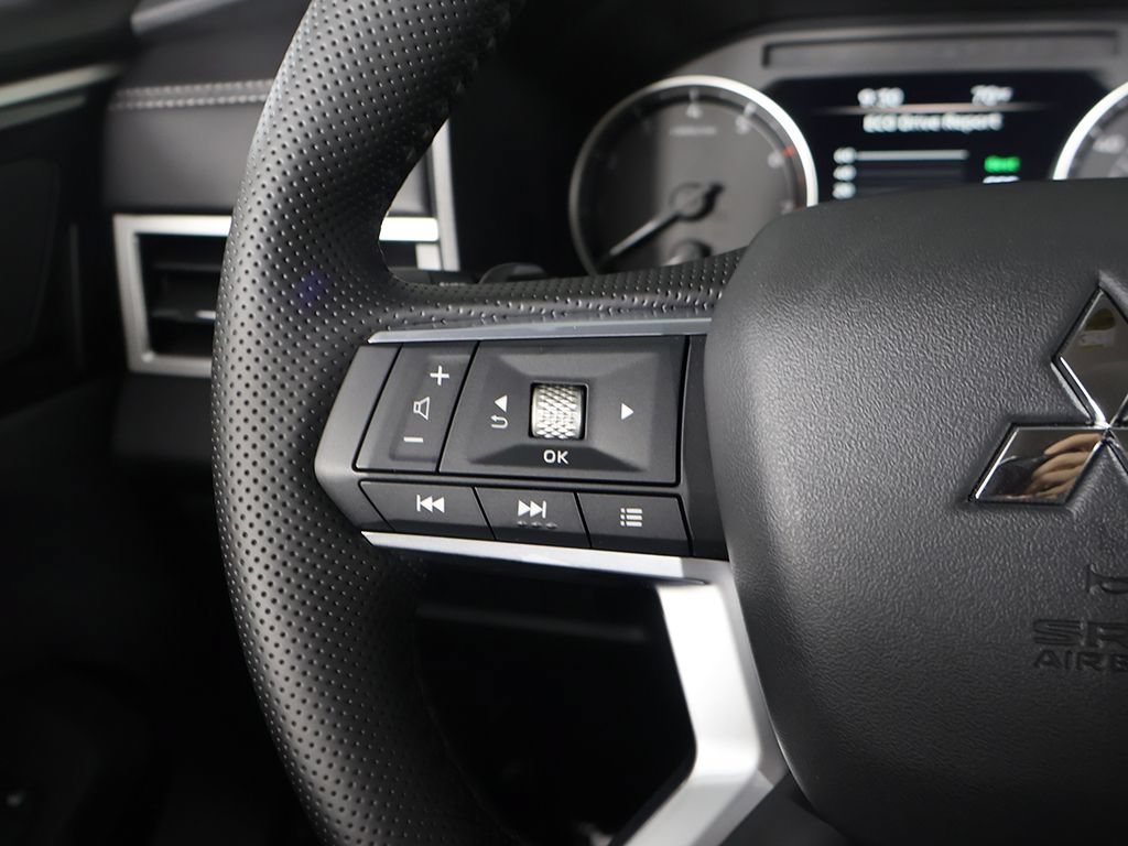 New 2026 Mitsubishi Outlander SE FWD image 36