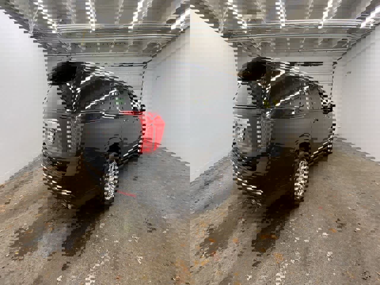 Used 2022 GMC Yukon XL Denali image 6