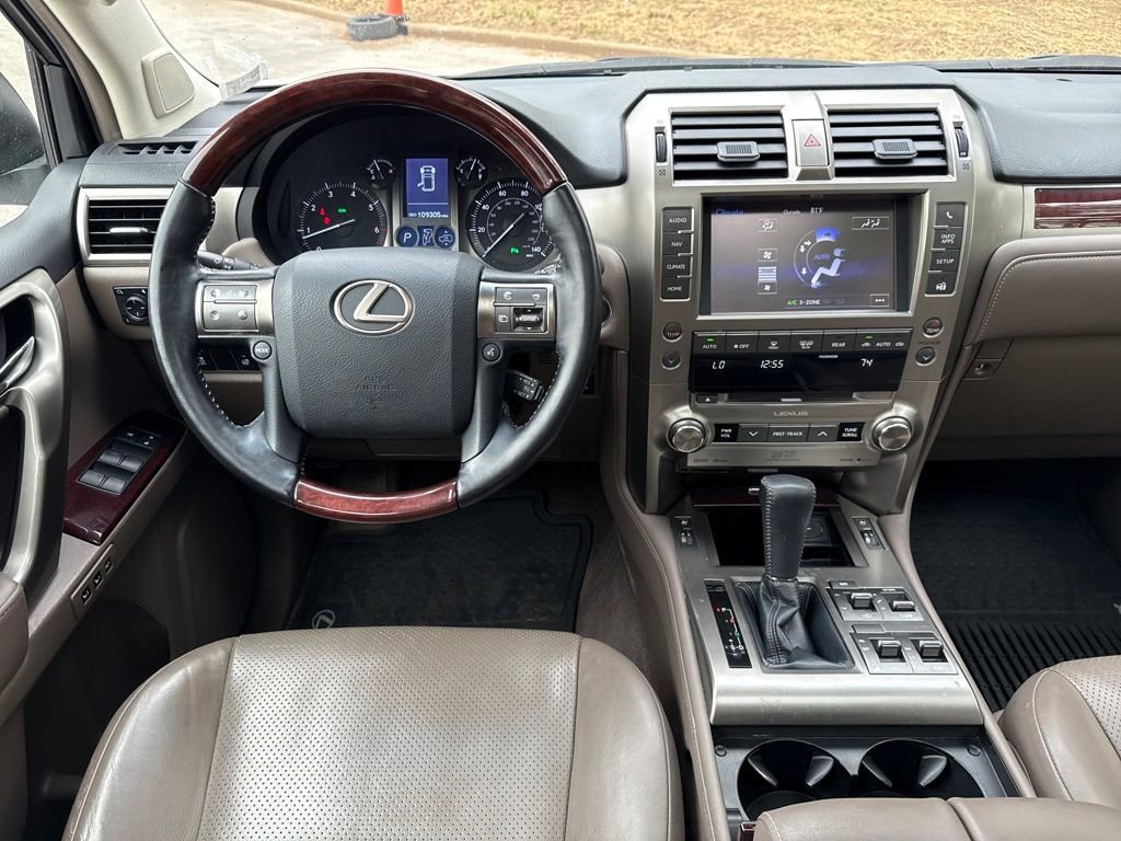 Used 2018 Lexus GX 460 Luxury w/ Preferred Accessory Package AWD/4WD image 18