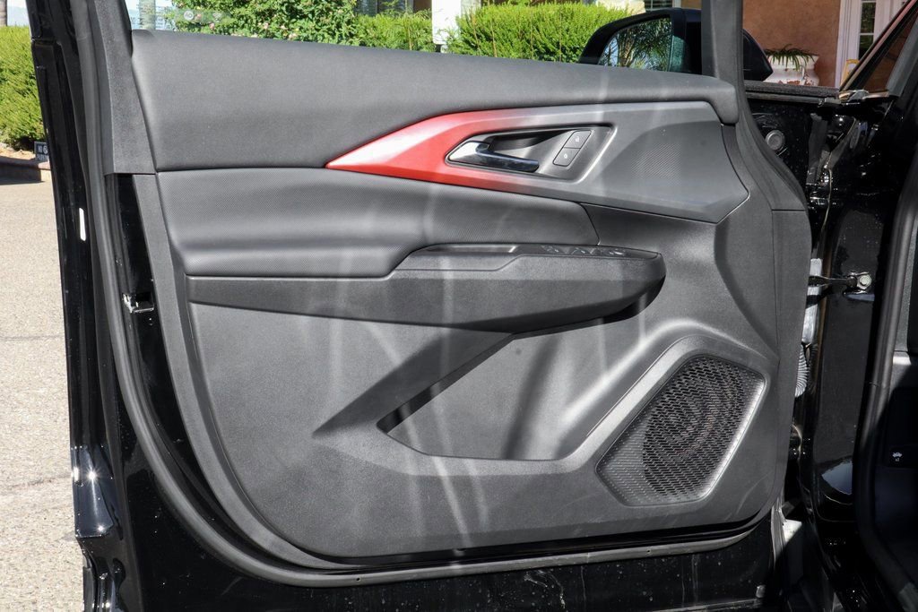 Used 2025 Chevrolet Equinox EV RS image 13