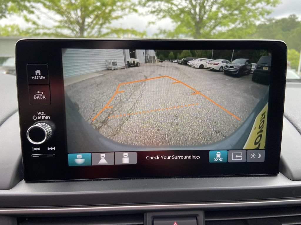 Used 2025 Honda Pilot Touring image 25
