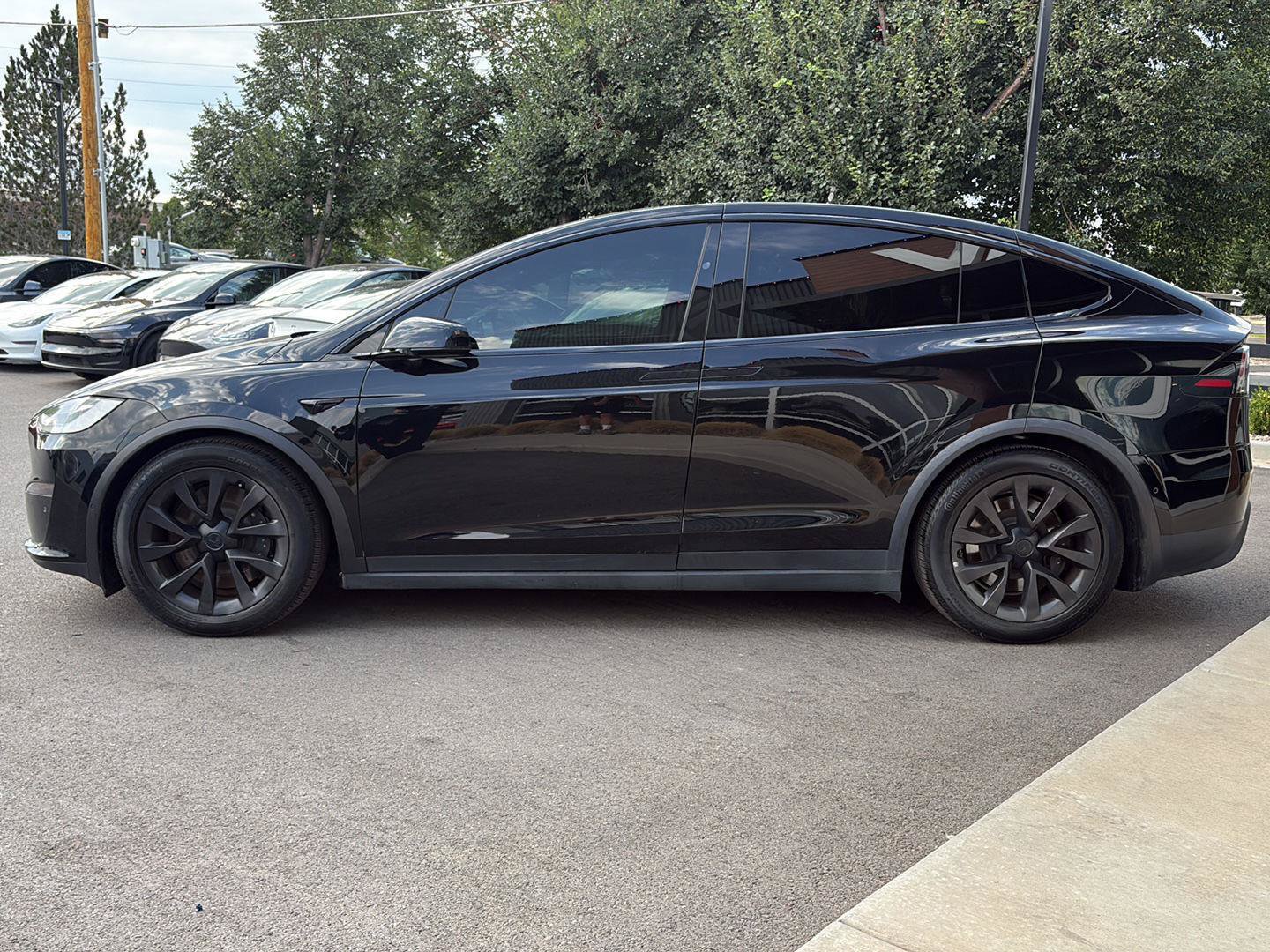 Used 2022 Tesla Model X AWD/4WD image 5