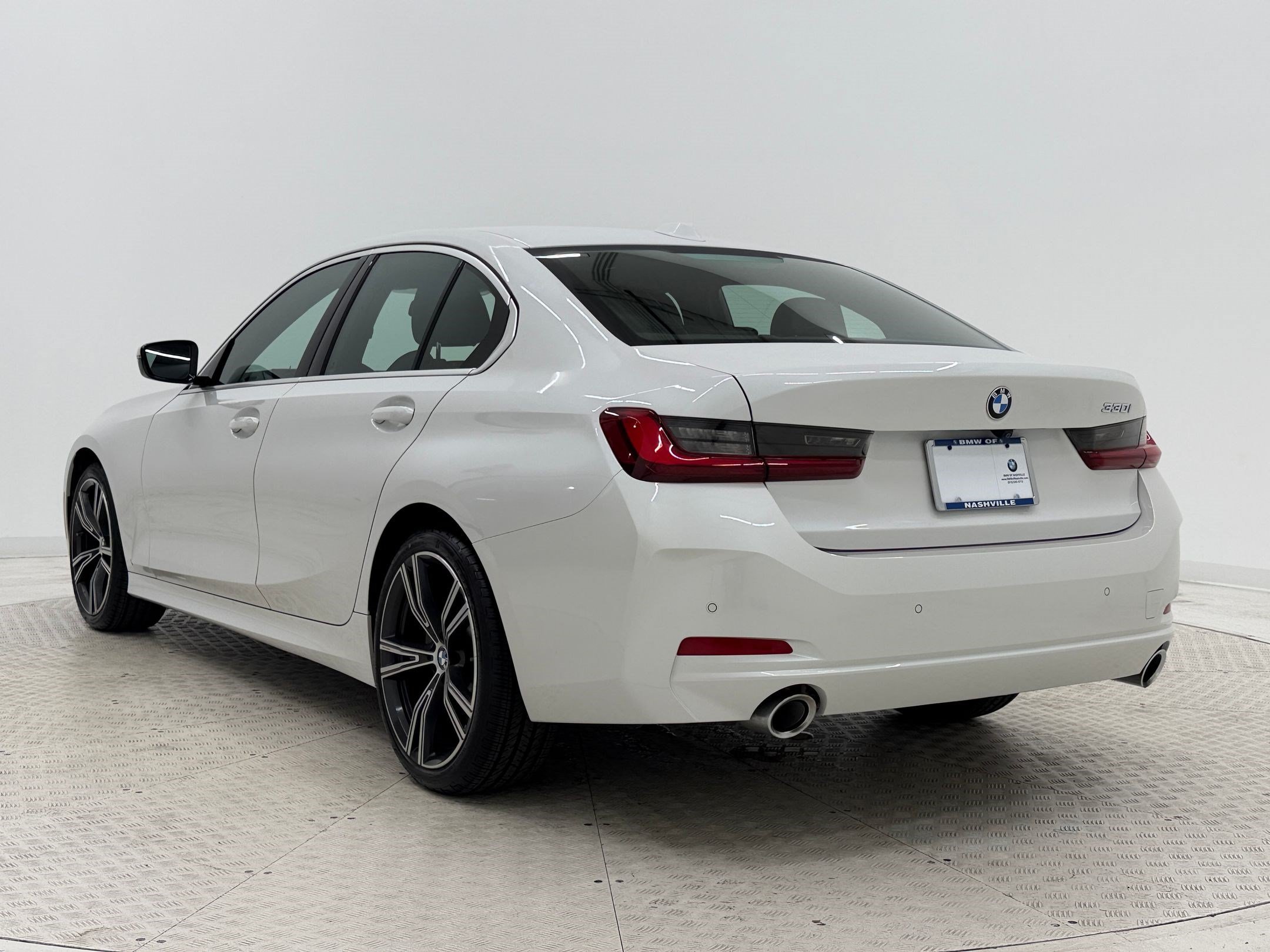 Certified 2024 BMW 330i Sedan w/ Convenience Package RWD image 3