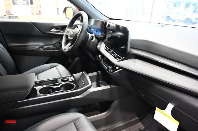 New 2027 Chevrolet Equinox LT w/ Convenience Package II FWD image 13