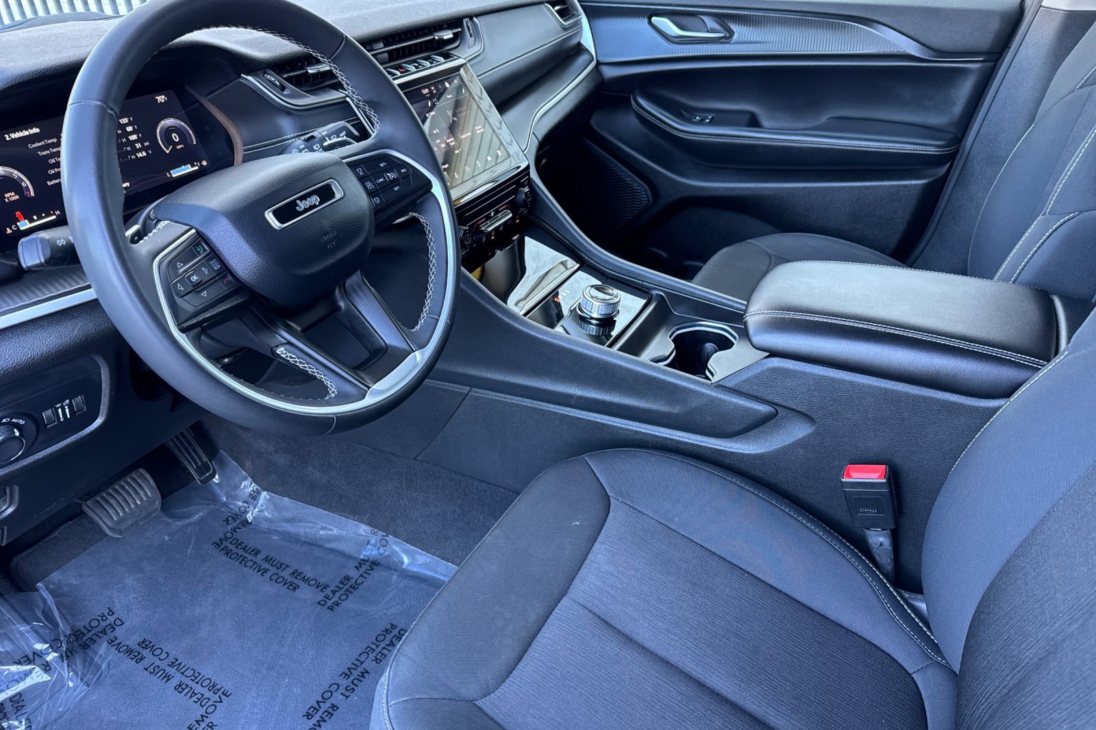 Used 2023 Jeep Grand Cherokee L Laredo image 10