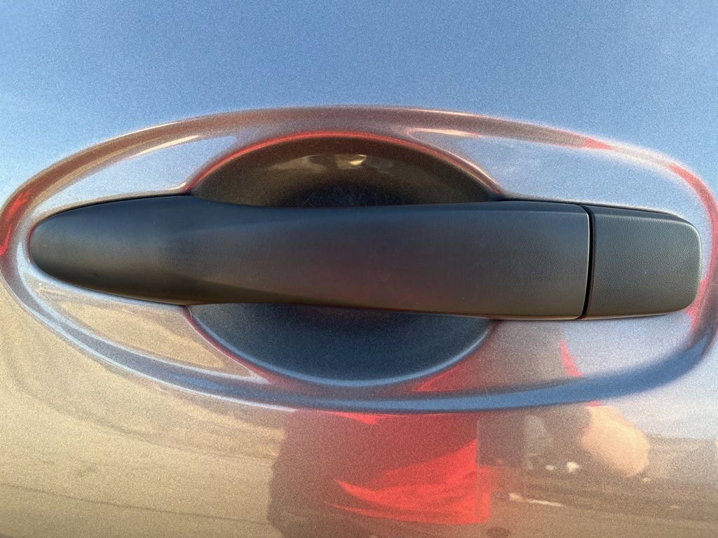 Used 2018 Nissan Rogue S image 41