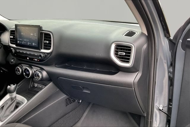 Used 2026 Hyundai Venue SEL FWD image 18
