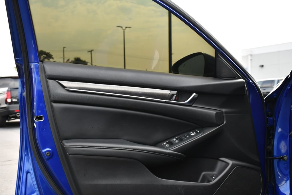 Used 2018 Honda Accord Sport image 13
