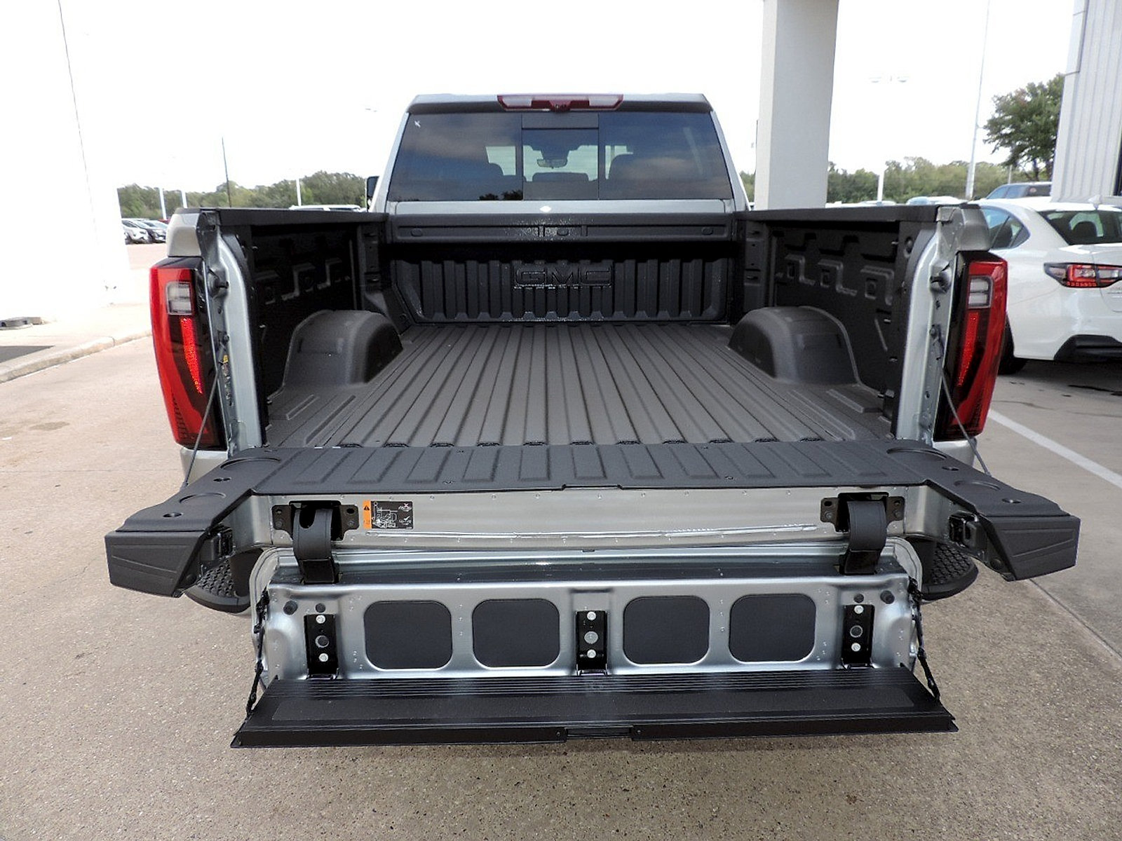 New 2026 GMC Sierra 2500 Denali w/ Denali Reserve Package AWD/4WD image 17