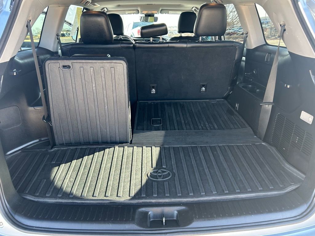 Used 2019 Toyota Highlander XLE image 32