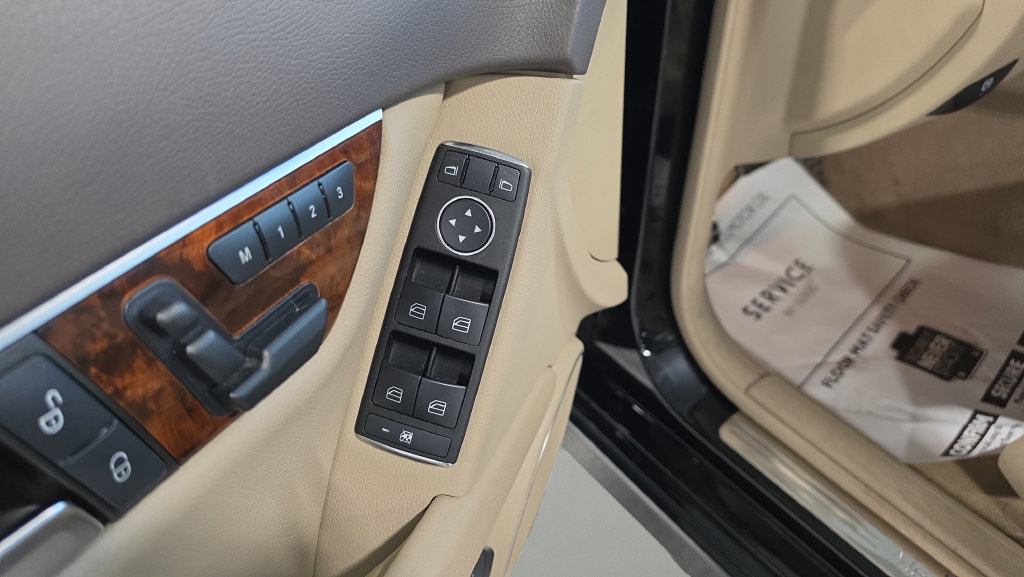 Used 2012 Mercedes-Benz C 300 4MATIC Sedan image 12