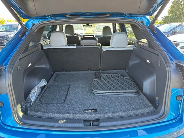 Used 2024 Volkswagen Atlas Cross Sport SEL image 33