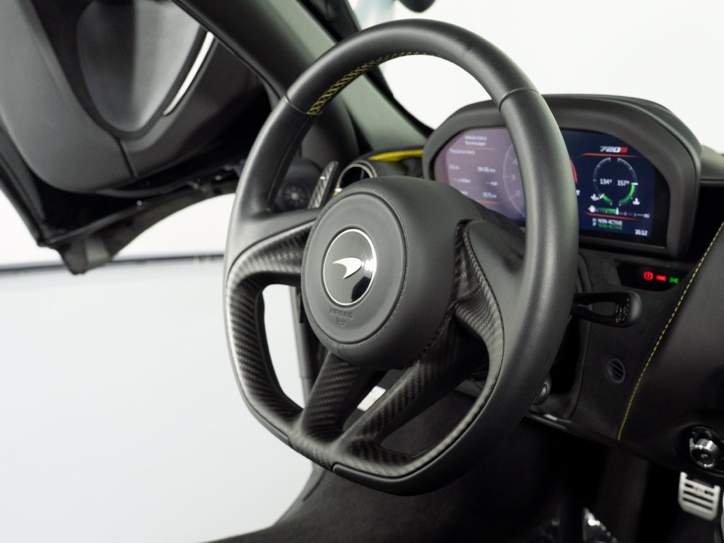 Used 2020 McLaren 720S Performance RWD image 30
