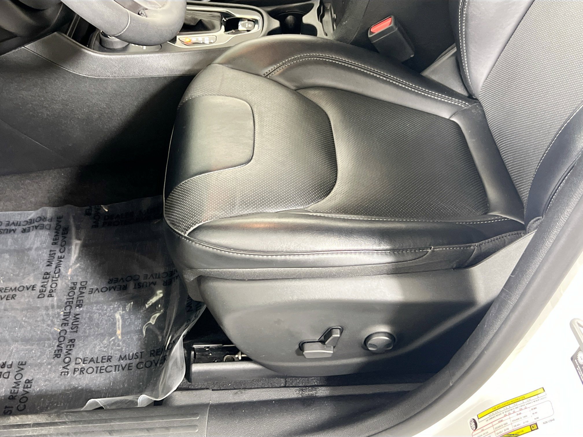 Used 2022 Jeep Cherokee Limited image 17