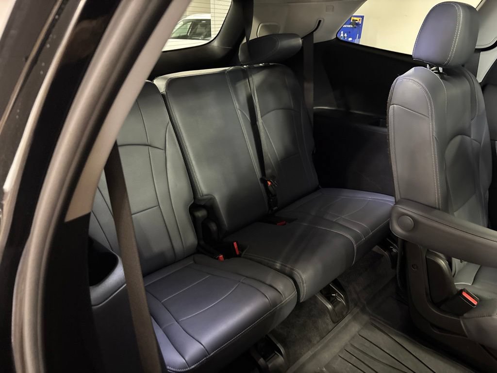Used 2021 Buick Enclave Essence w/ Sound and Sites Package AWD/4WD image 37