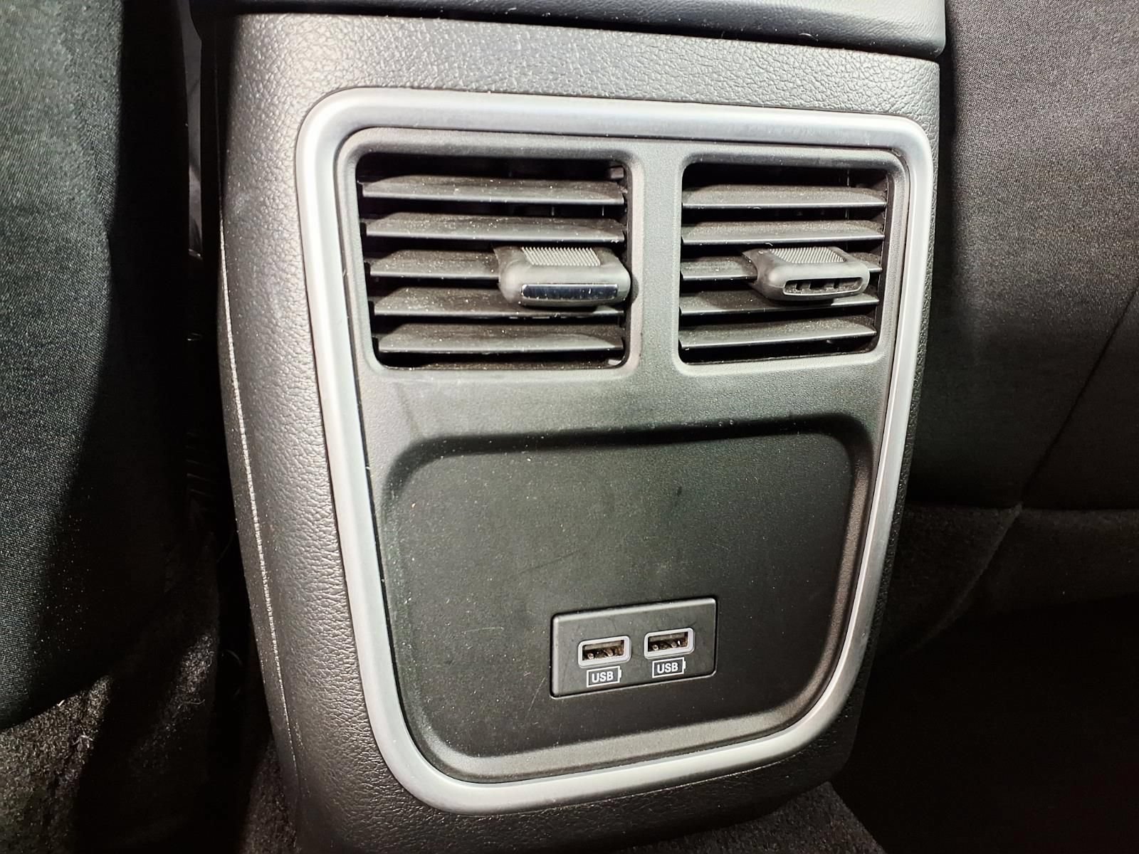 Used 2023 Chrysler 300 Touring RWD image 11