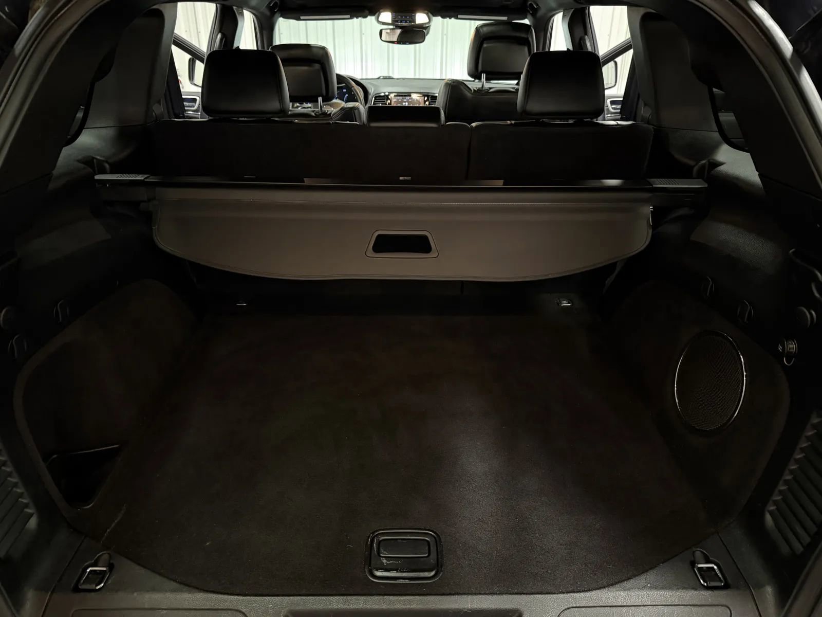 Used 2020 Jeep Grand Cherokee Limited w/ Luxury Group II image 44