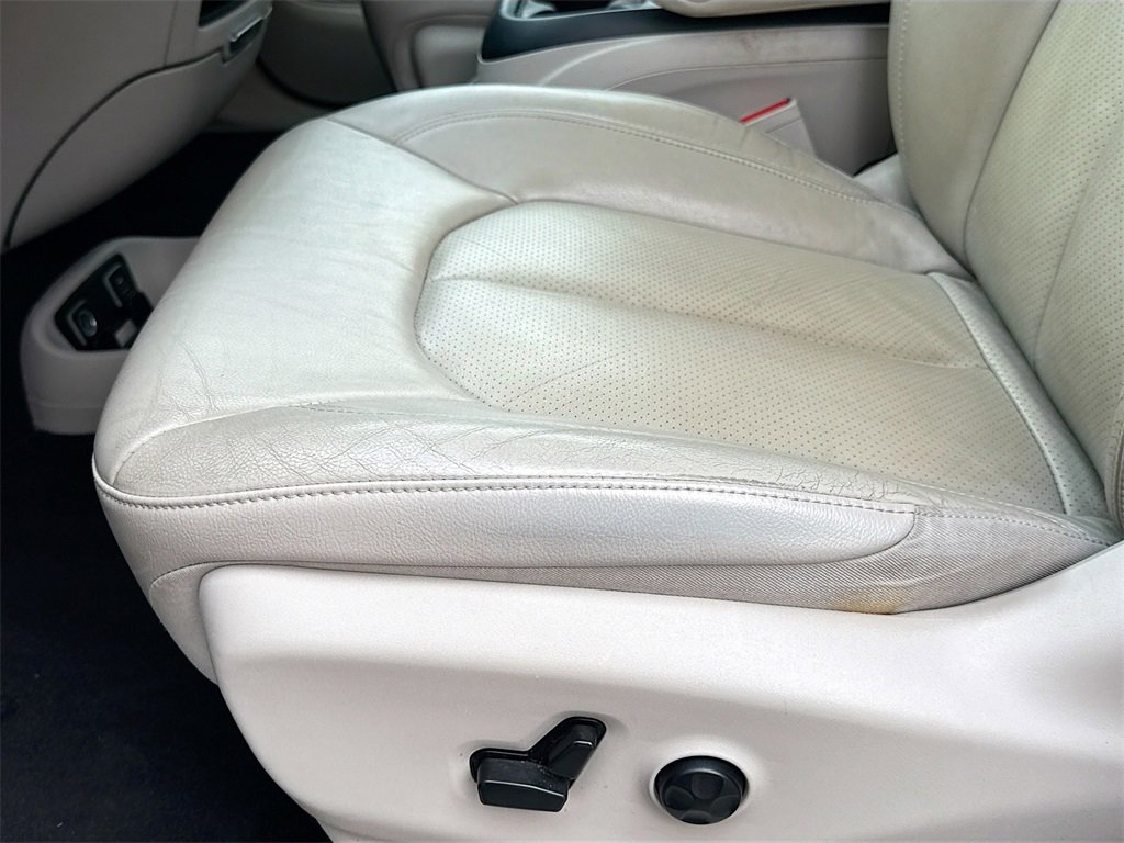 Used 2021 Chrysler Pacifica Touring-L image 20