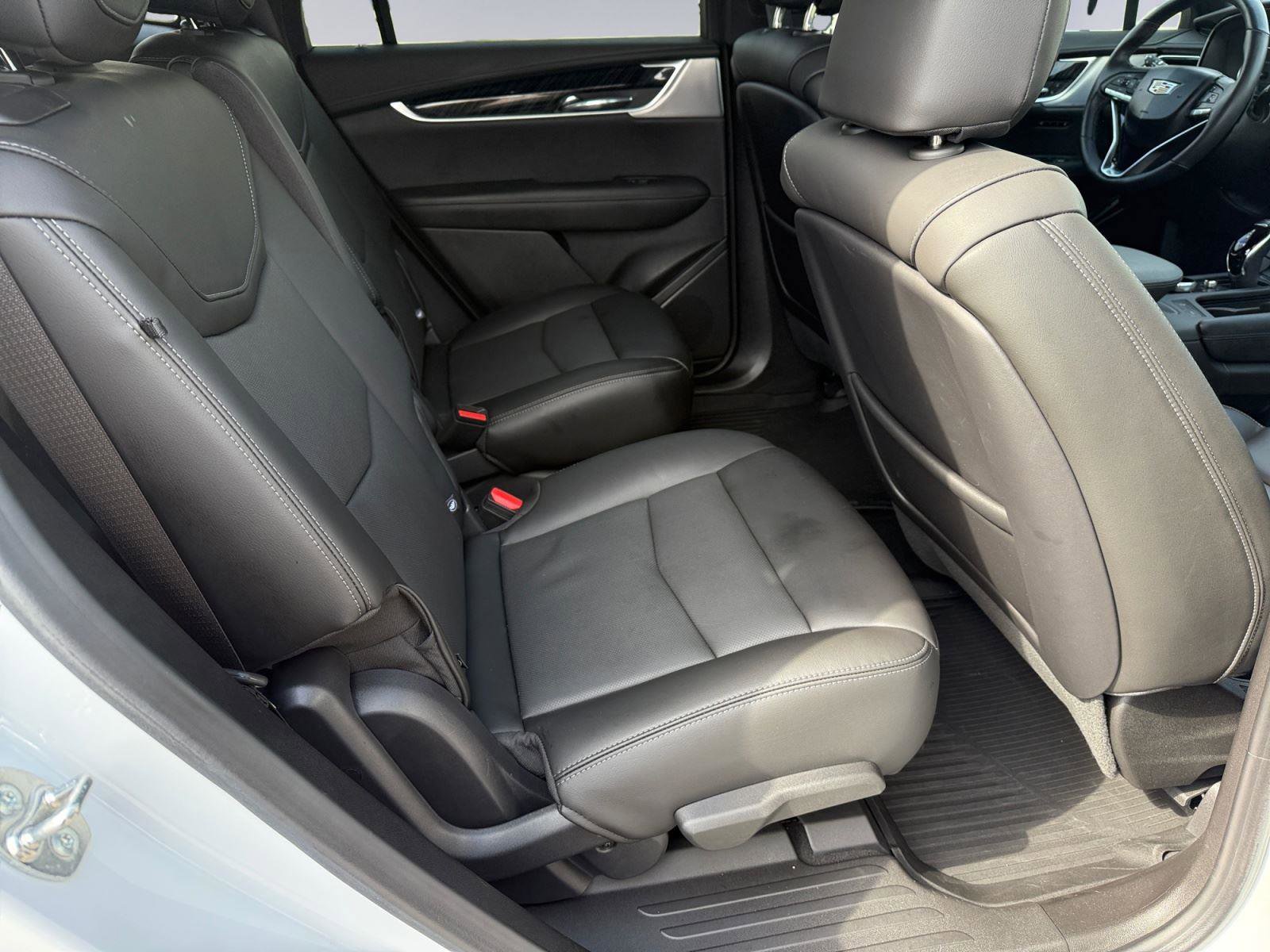Used 2024 Cadillac XT6 Premium Luxury image 19