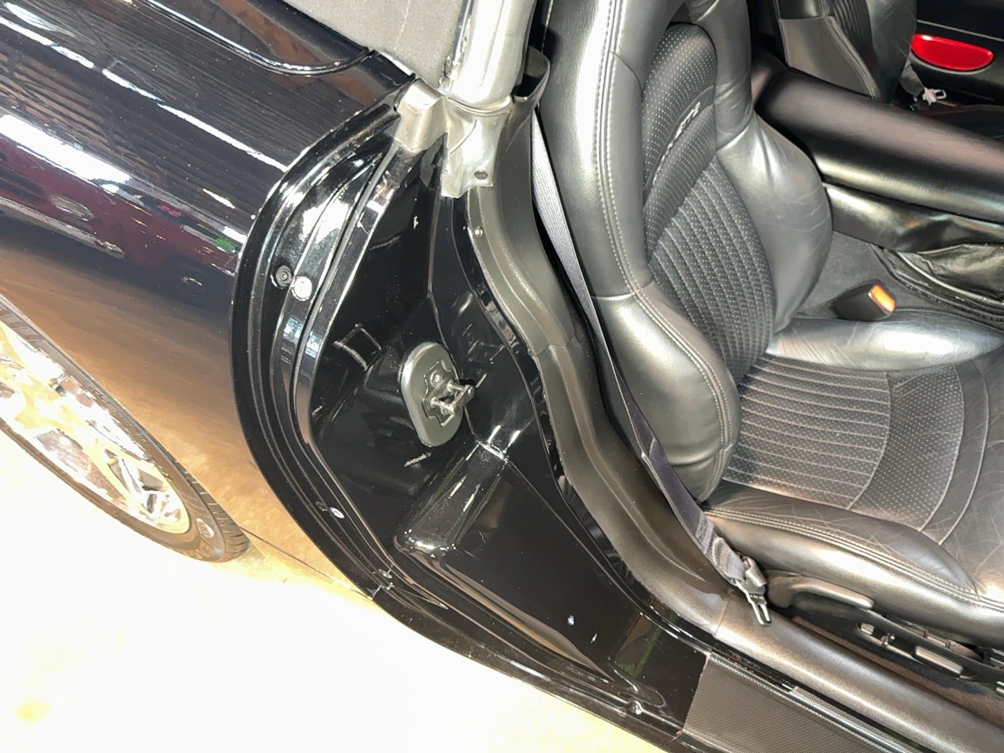 Used 1998 Chevrolet Corvette Convertible w/ Memory Pkg RWD image 75