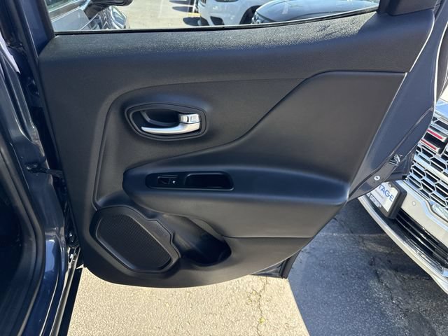 Used 2022 Jeep Renegade Latitude w/ Convenience Group AWD/4WD image 25