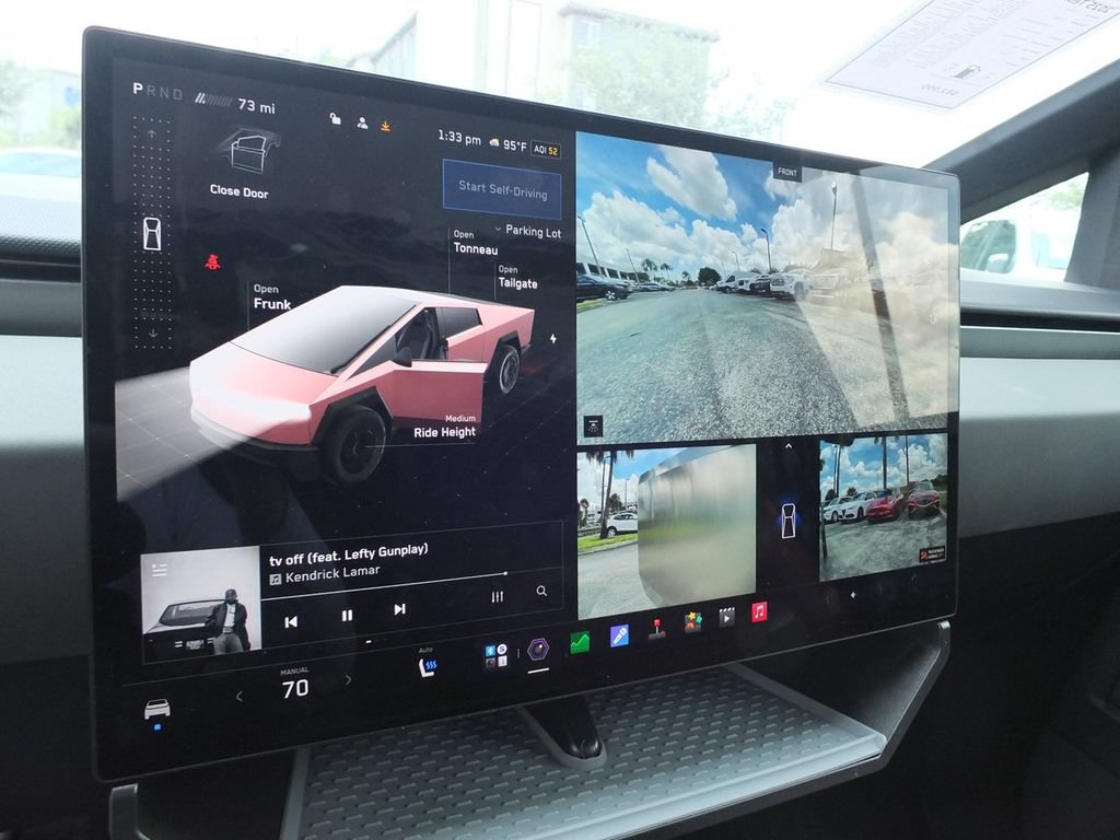 Used 2025 Tesla Cybertruck AWD Crew Cab image 4