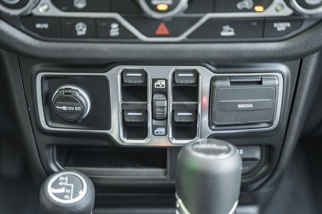 New 2025 Jeep Gladiator Sport AWD/4WD image 25