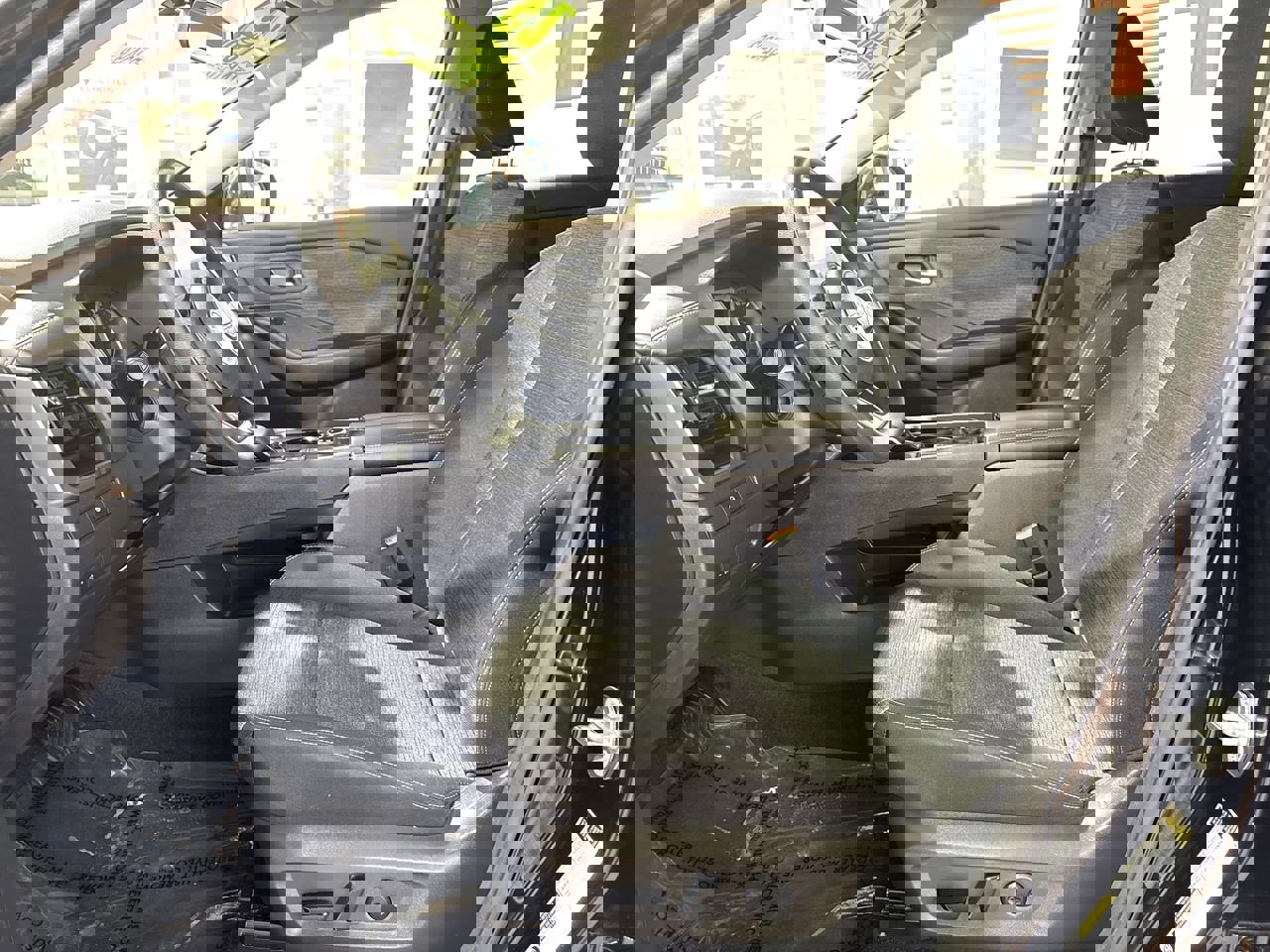 Used 2023 Nissan Rogue SV image 11