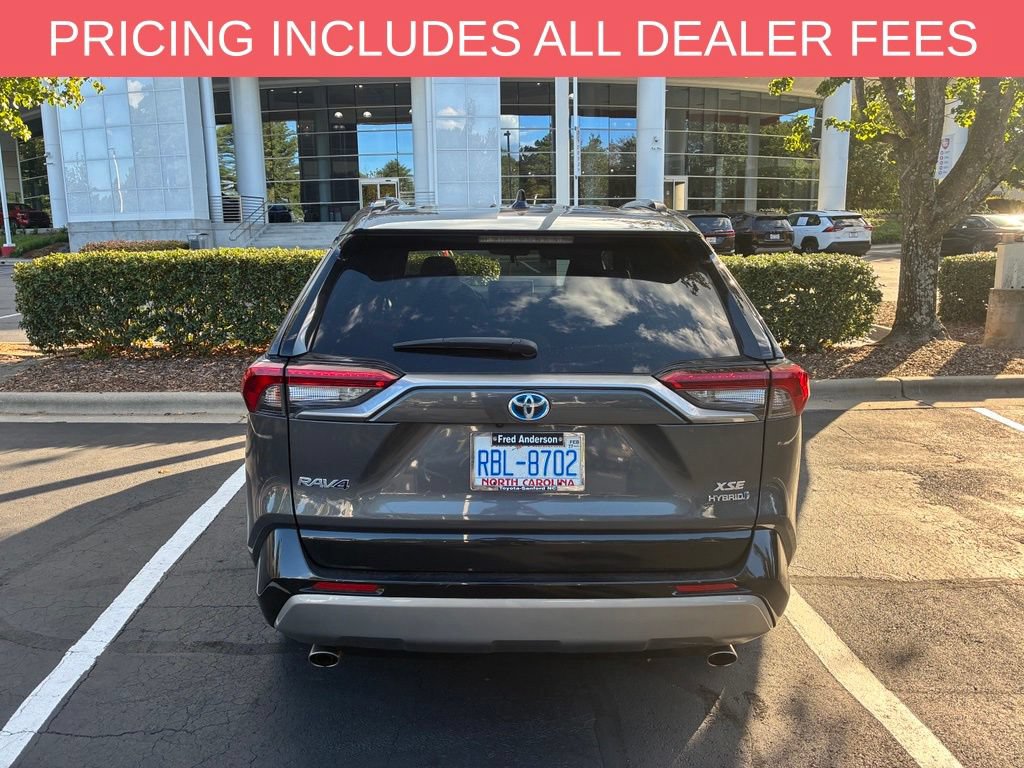 Used 2022 Toyota RAV4 XSE AWD/4WD image 6