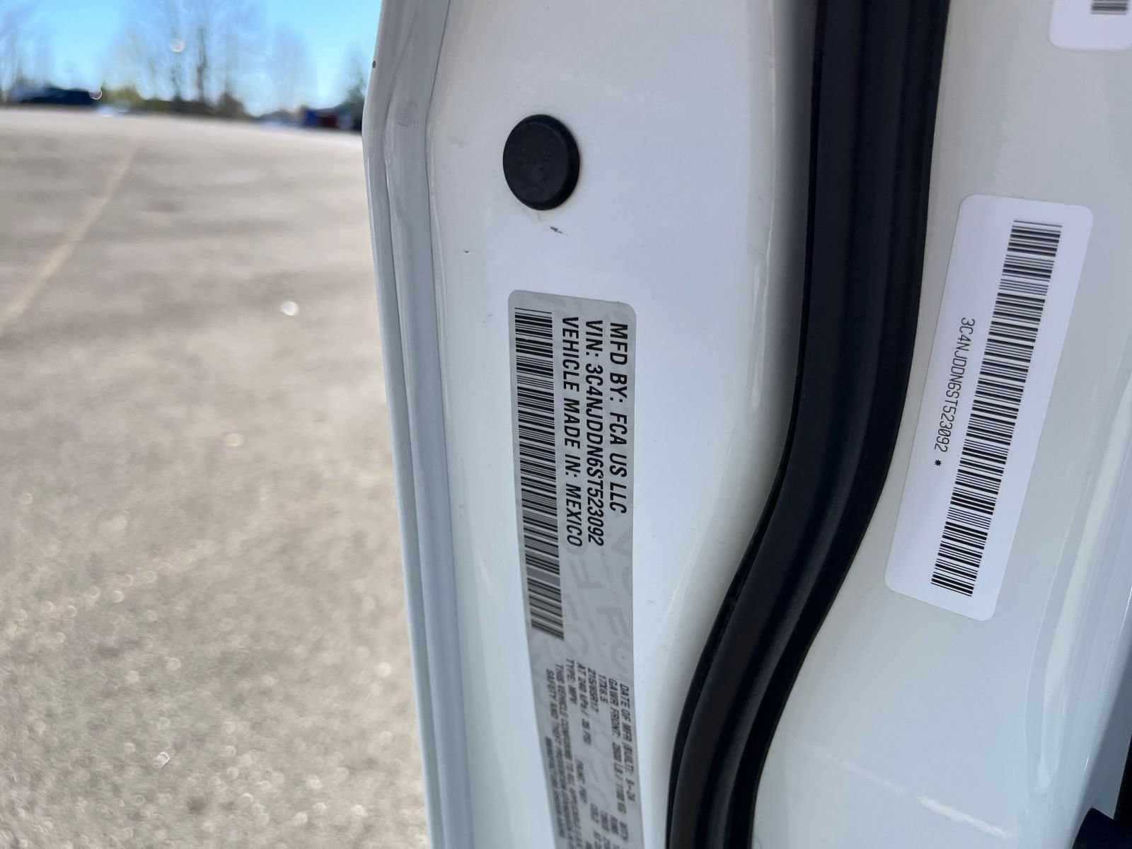 Used 2025 Jeep Compass Trailhawk image 29