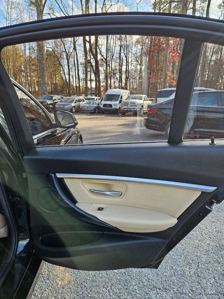 Used 2018 BMW 330i xDrive Sedan w/ Premium Package AWD/4WD image 30