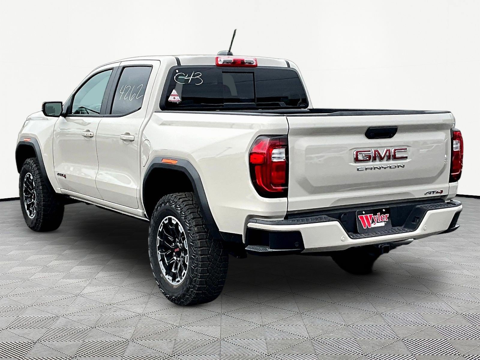 New 2026 GMC Canyon AT4 AWD/4WD image 4