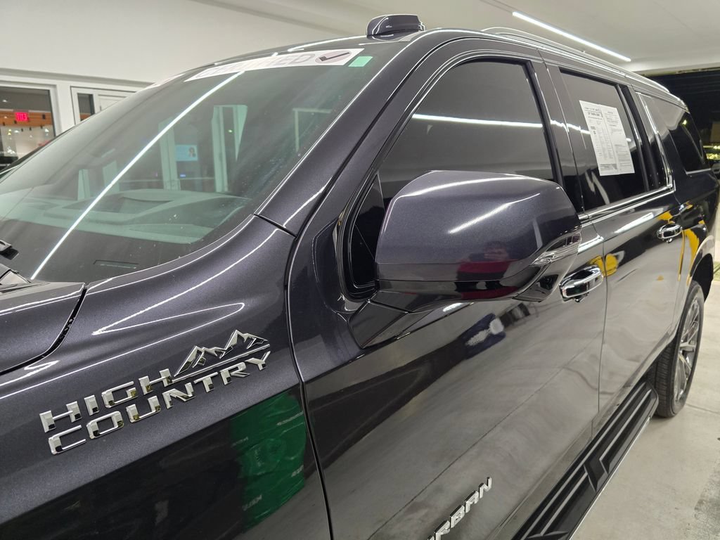 Used 2025 Chevrolet Suburban High Country RWD image 12