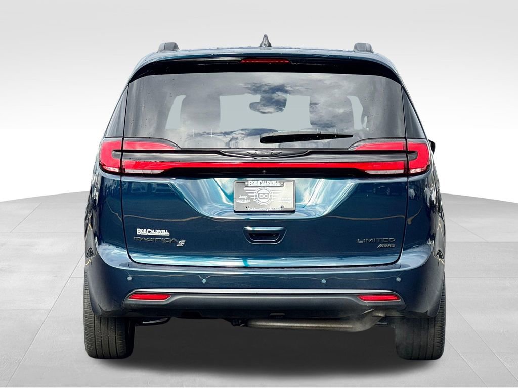 Used 2023 Chrysler Pacifica Limited w/ S Appearance Package AWD/4WD image 6