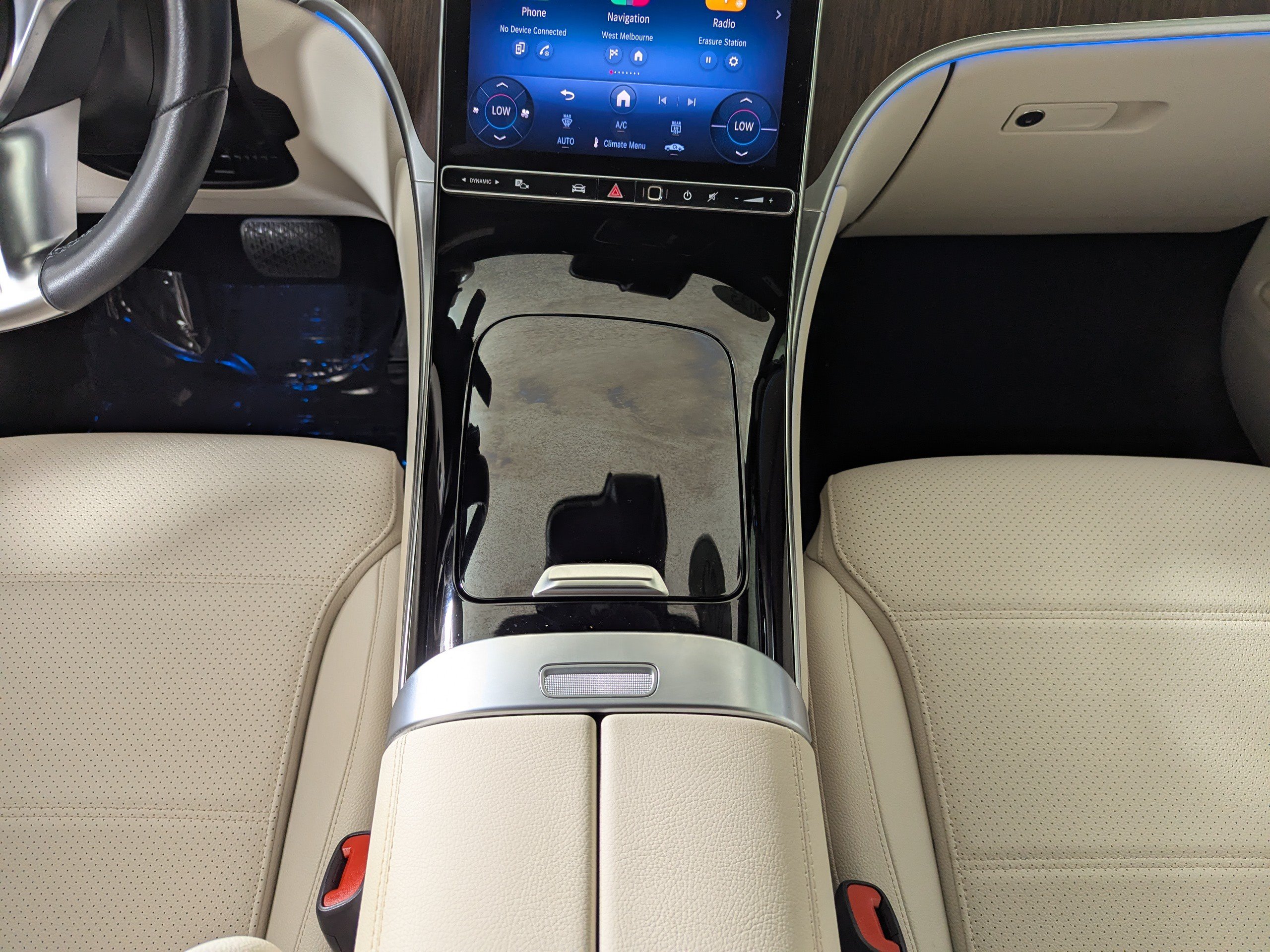 Used 2025 Mercedes-Benz GLC 300 image 25