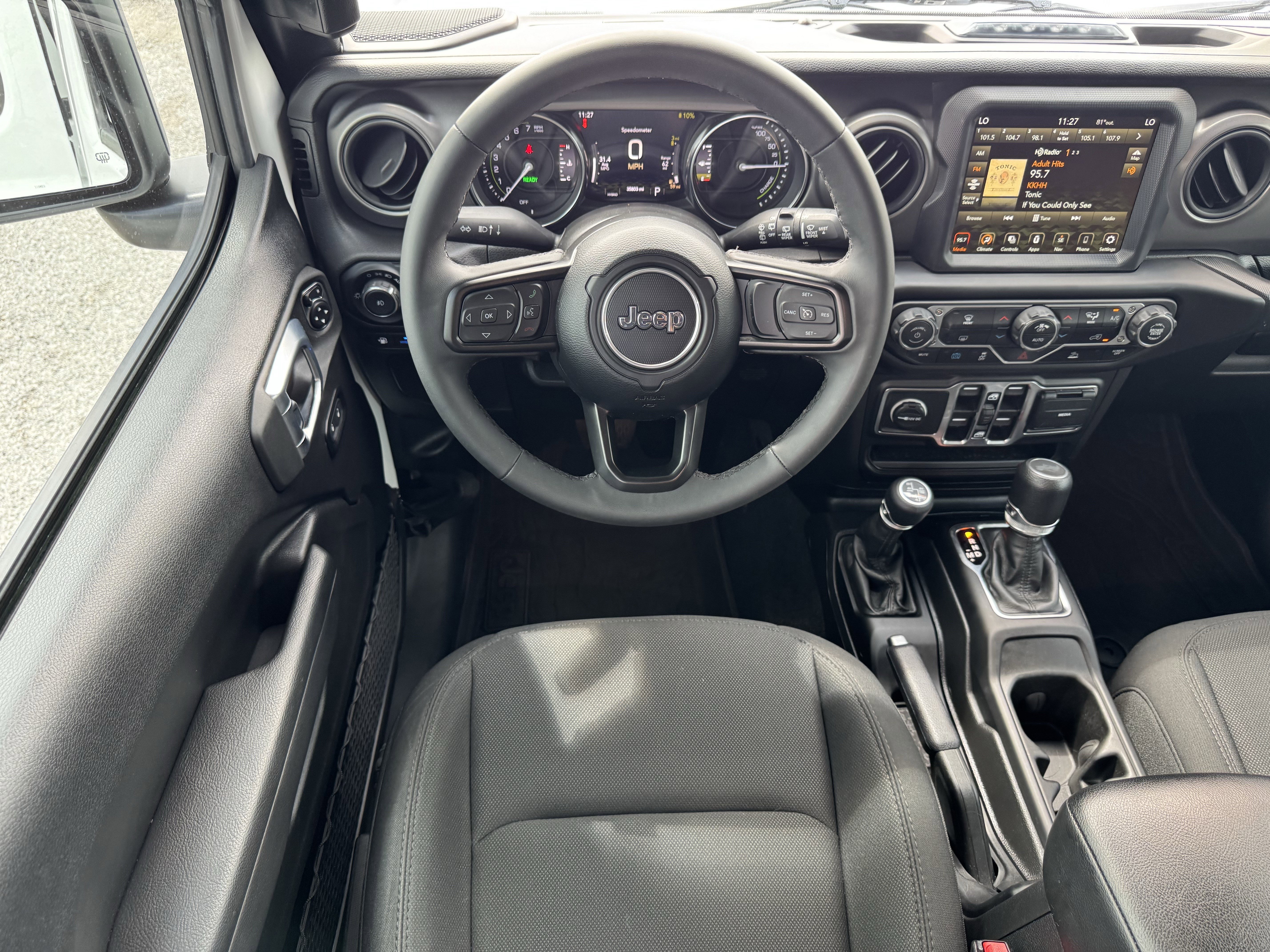 Used 2023 Jeep Wrangler Unlimited w/ Sun & Screen Package image 14