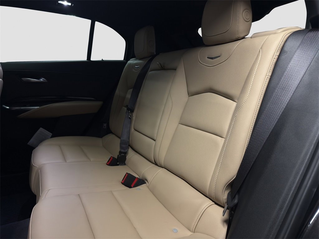 Used 2024 Cadillac XT4 Luxury w/ Cold Weather Package image 10